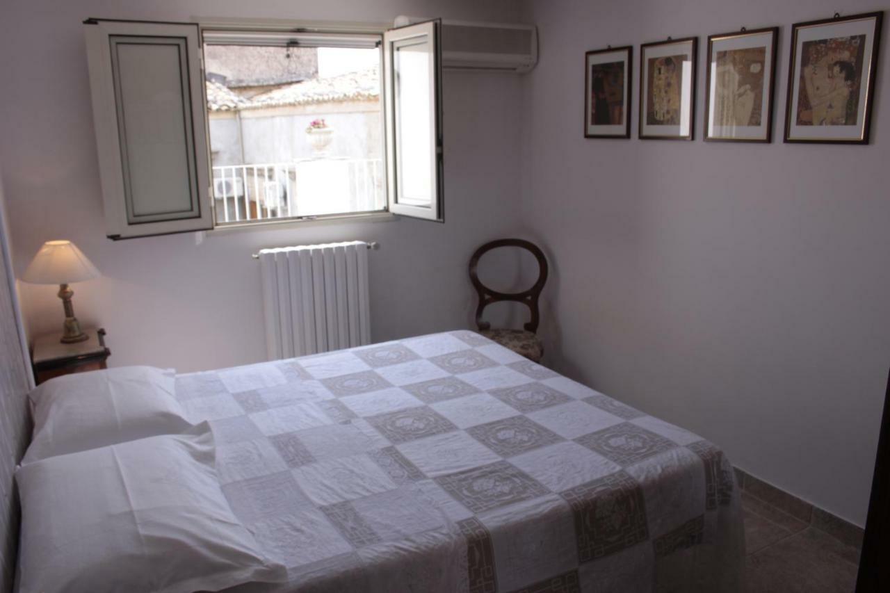 B&B Loft Famiglia Arezzo Raguse Extérieur photo